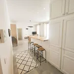 Apartamento Le Coeur De Secteur Arenes Parking Offert ! Nîmes
