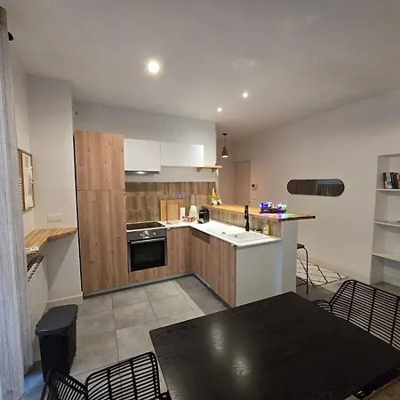 Appartement Le Coeur De Secteur Arenes Parking Offert ! *