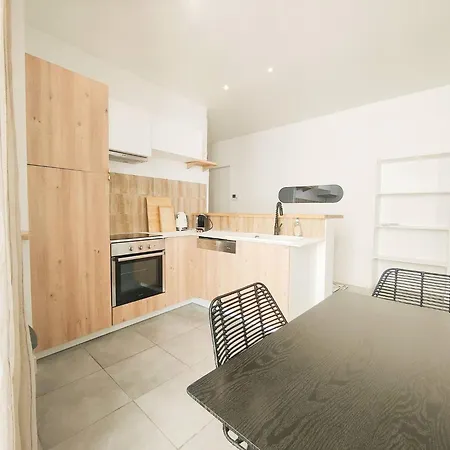 Le Coeur De Secteur Arenes Parking Offert ! Apartmán Nîmes