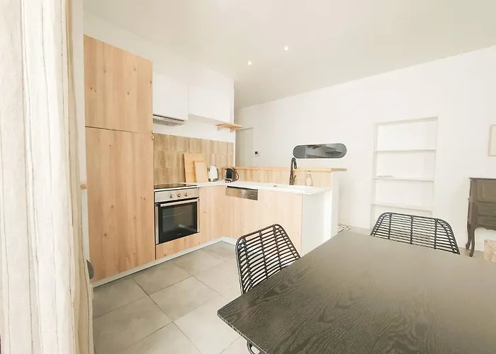 Le Coeur De Secteur Arenes Parking Offert ! Apartmán Nîmes